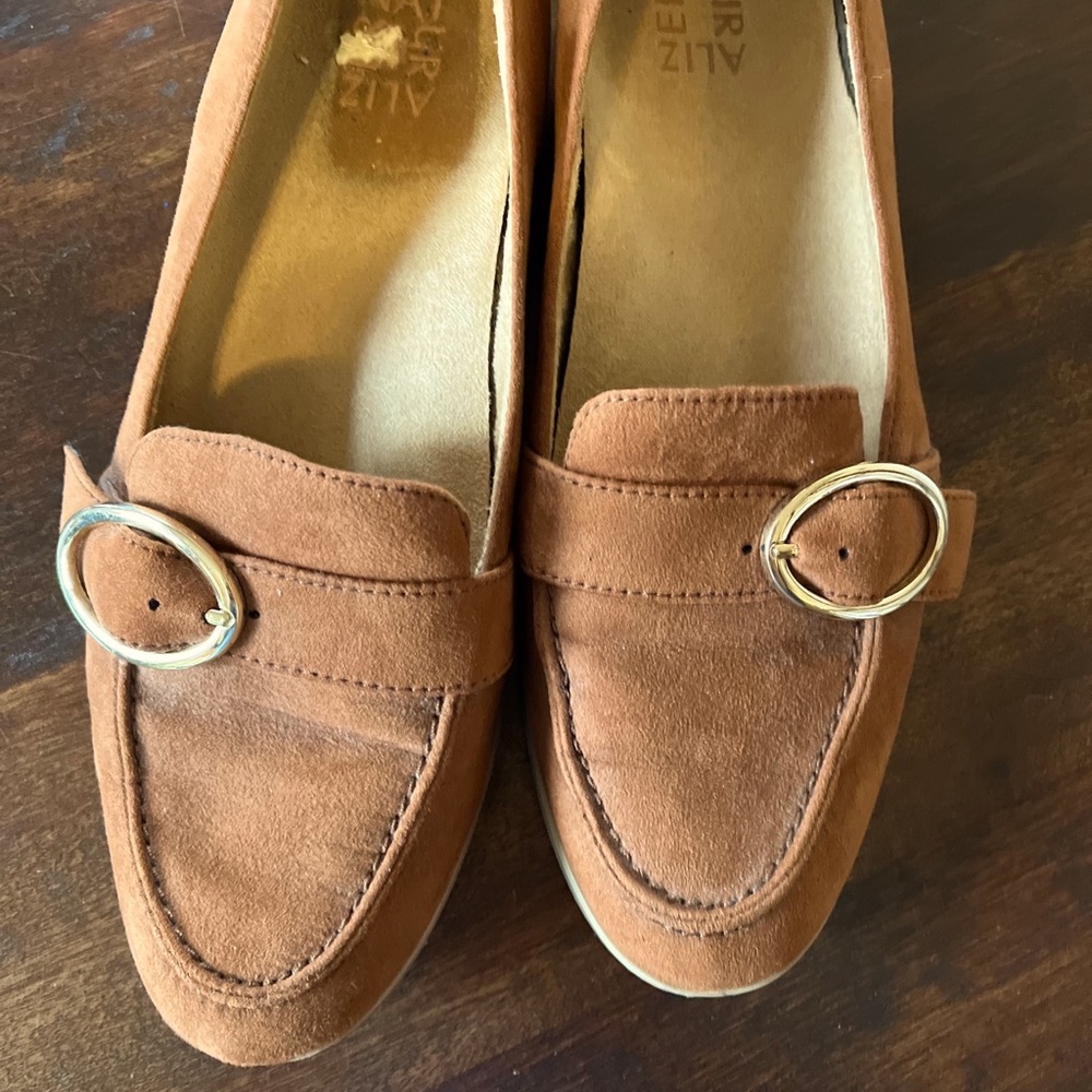 Naturalizer Loafers Size 9 Women’s Swede Brown With Gold Buckle
